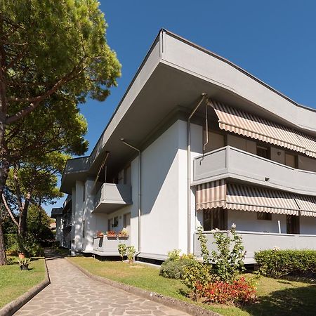 Comfort Beach House Marina di Massa Buitenkant foto