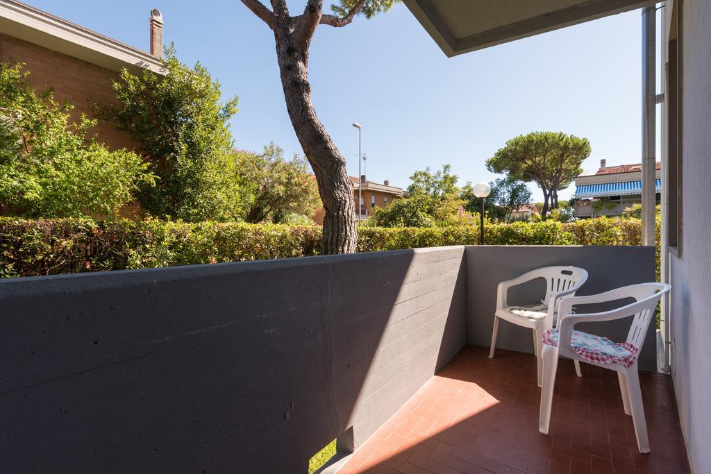 Comfort Beach House Marina di Massa Buitenkant foto
