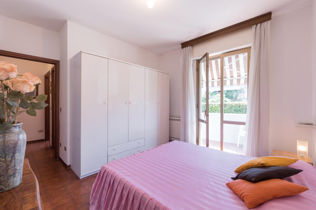 Comfort Beach House Marina di Massa Buitenkant foto
