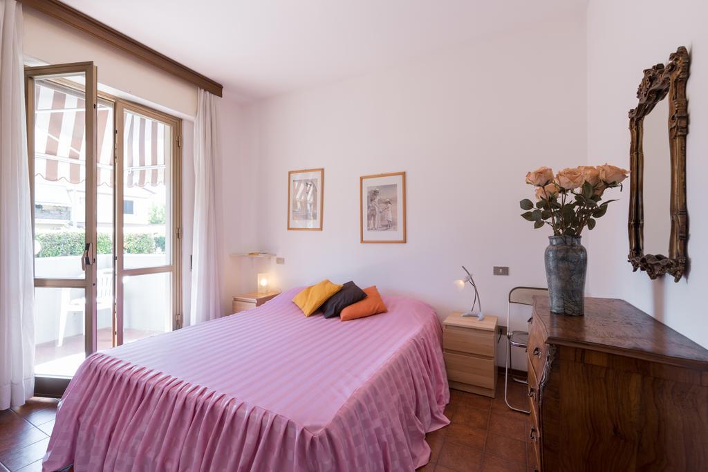 Comfort Beach House Marina di Massa Buitenkant foto