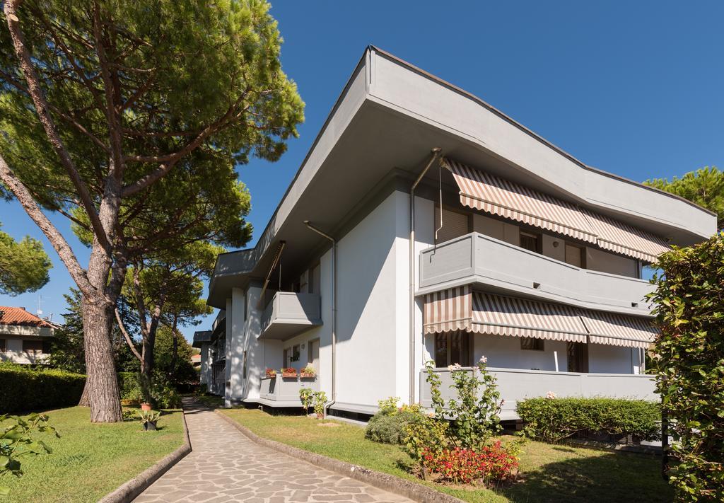 Comfort Beach House Marina di Massa Buitenkant foto